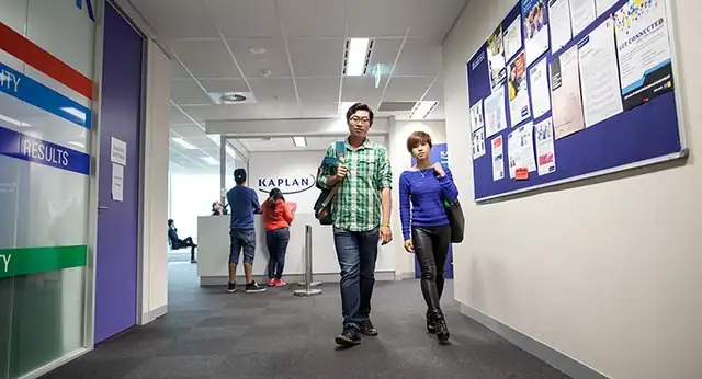 kaplan business school 740x400
