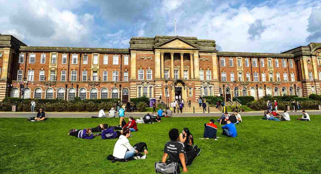 Rincian Biaya Kuliah University of Leeds & Hidup di Leeds