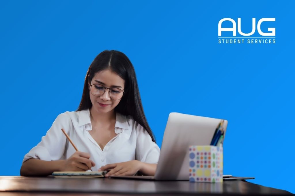 Kuliah Riset vs Coursework: Cara Memilih S2 yang Tepat untuk Masa Depan