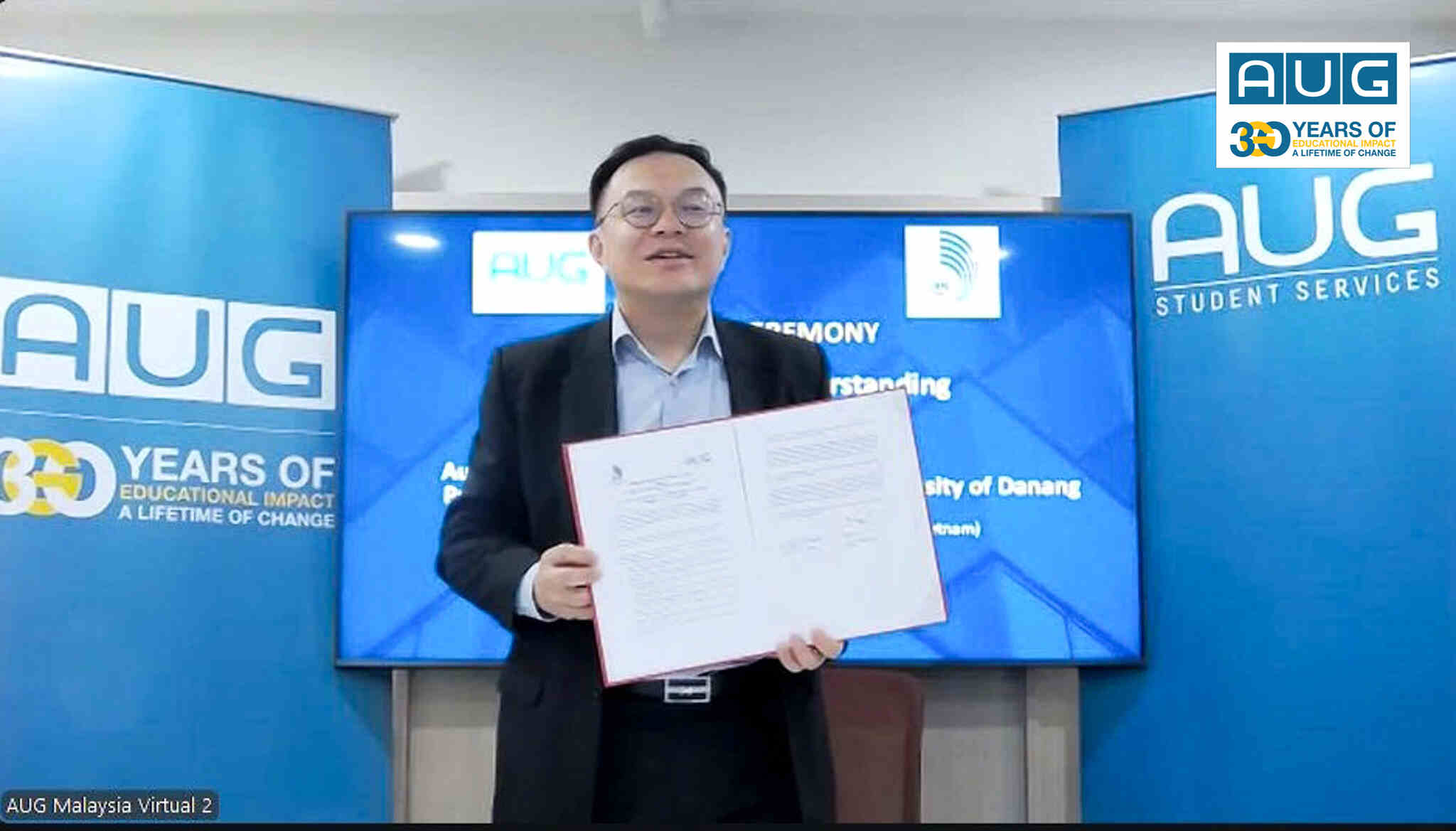 Signing MOU Between AUG and The University of Danang