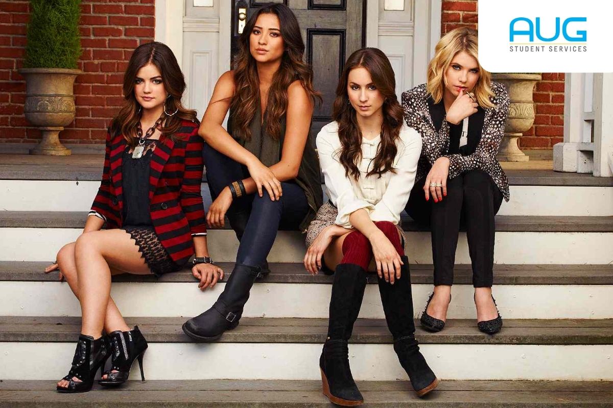 Shay Mitchell pemeran Emily Fields di Pretty Little Liars, aktris dan entrepreneur asal Kanada