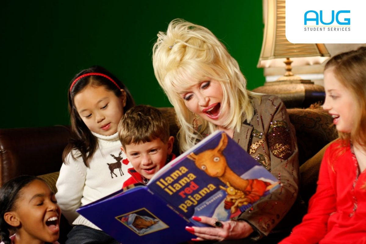 RIP Dolly Parton: 5 Warisan Filantropis & Studi Teologi di UK