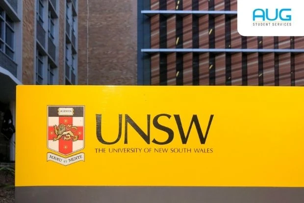 International Students walking on UNSW Sydney Kensington campus – UNSW Sydney entry requirements and fees guide