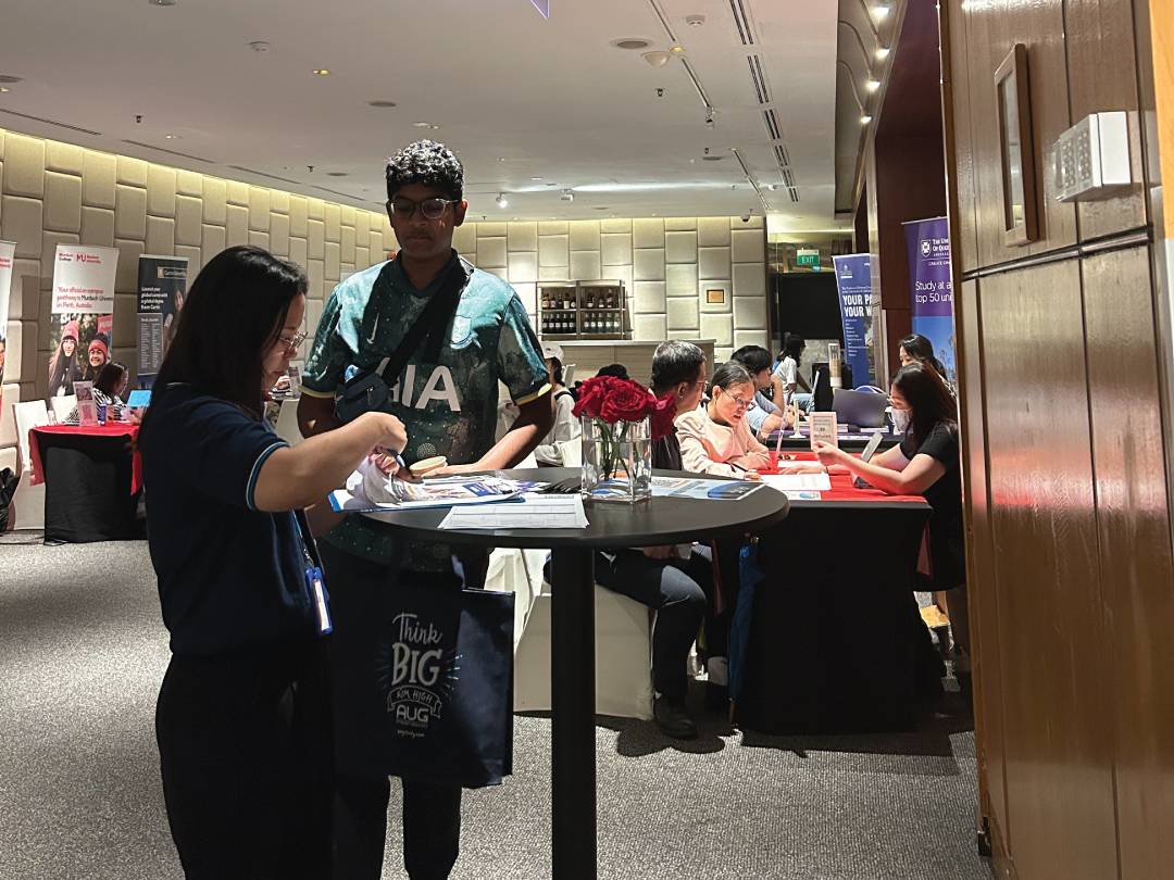 Go! Study Abroad Expo Gallery 11